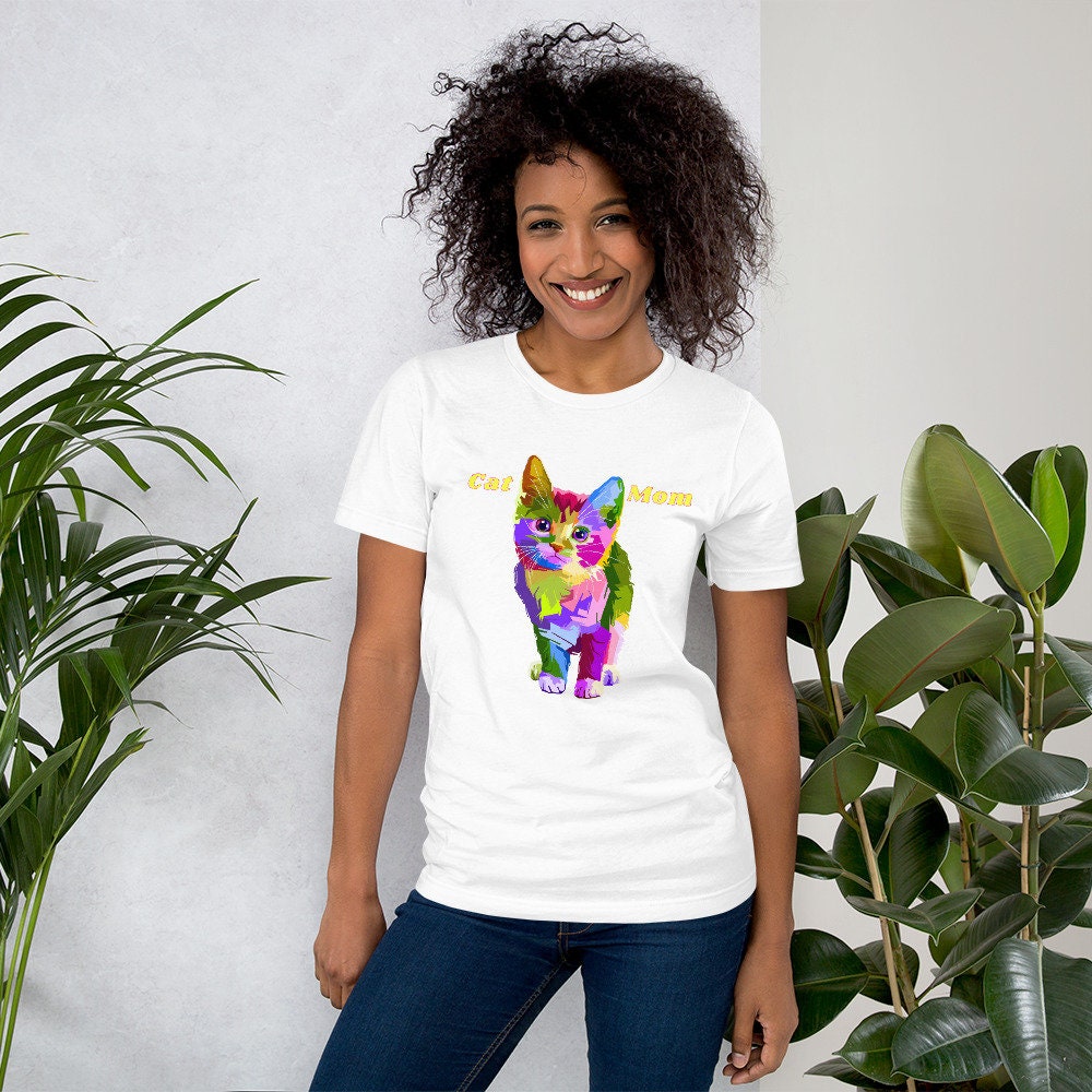 Mom Cat Short-Sleeve Unisex T-Shirt Mother's Day Gift Mom Grandmother Gift TShirt Cat Mom Gift Cute Cat Shirt Tee Shirt for Cat Lovers Gift