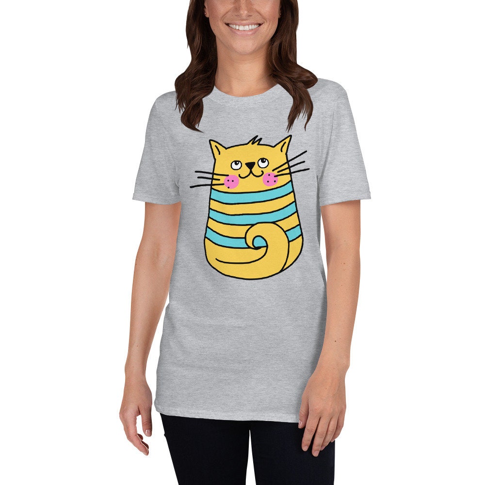 Yellow Cat Smiling Cute Silly Cat T-Shirt for Any Occasion for Anyone that Loves Cats Great Gift Ideas For Cat Lovers Pet Lovers Tee Shirt