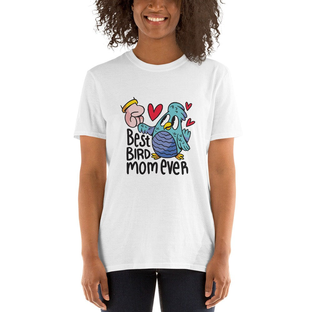 Best Bird Mom Ever Funny Silly Mom Love T-Shirt Great Gift Idea for Anyone that Loves Birds of All Kinds Cute Colorful Bird Fist Bumping Mom