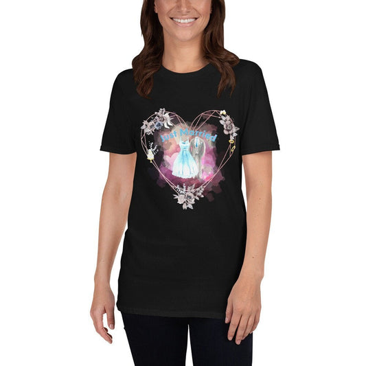 Just Married Short-Sleeved Unisex T-Shirt for the Newlyweds Anyone that Just Got Married or Men or Women That Are About to Get Married Tee