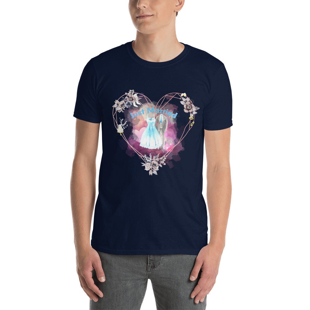 Just Married Short-Sleeved Unisex T-Shirt for the Newlyweds Anyone that Just Got Married or Men or Women That Are About to Get Married Tee